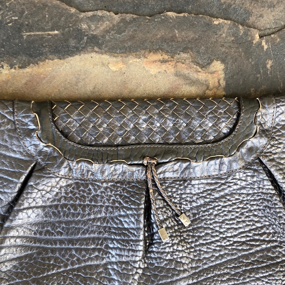 Salvatore Ferragamo pewter pebbled leather clutch - Picture 2 of 8